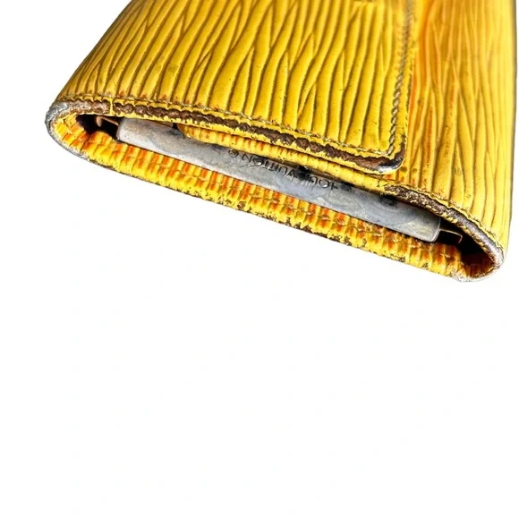 Louis Vuitton Yellow Epi Keyholder - Picture 7 of 12